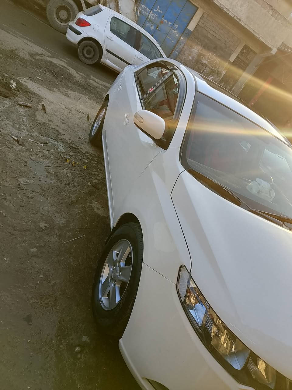 سيراتو موديل 9رقم سليمانيه دولي سنويه جديده 2029 شرط وكاله تحويل ضرر بوند فقط بدون دواخل سياره جديده 
فول مواصفات 
سلايت 
شاشه 
تحكمات ستيرن 
تبريد لمس 
فول ماعدا البصمه 
السعر 100وبي مجال 
***********
