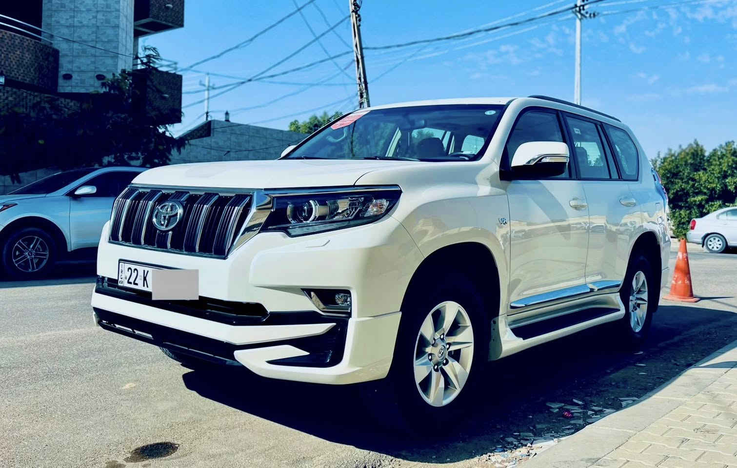 سلام عليكم . من رخصة الأخ الادمن المحترم 
لدينا سيارة نوع برادو  6  سلندر وكالة SAS لوحة تسجيل  أربيل للبيع فقط
موديل 23 مواصفات فئة TXL خليجية  مكفوله تماماً من الدعاميه للدعامية اضافة الى احتوائها على دبل تانكي وتشغيل عن بعد 
ونظام كاربلاي  كذلك وجود تحكمات المقود  مثل مثبت سرعة وغيرها 
ماشية 25000 كم ومستمره استخدام جدا قليل وهي تعتبر على الزيرو
باسم شركة  وبعد بيها مواصفات أخرى السيارة موجودة بالنجف 
للتواصل على الواتساب *********** 
او الاتصال 
***********
