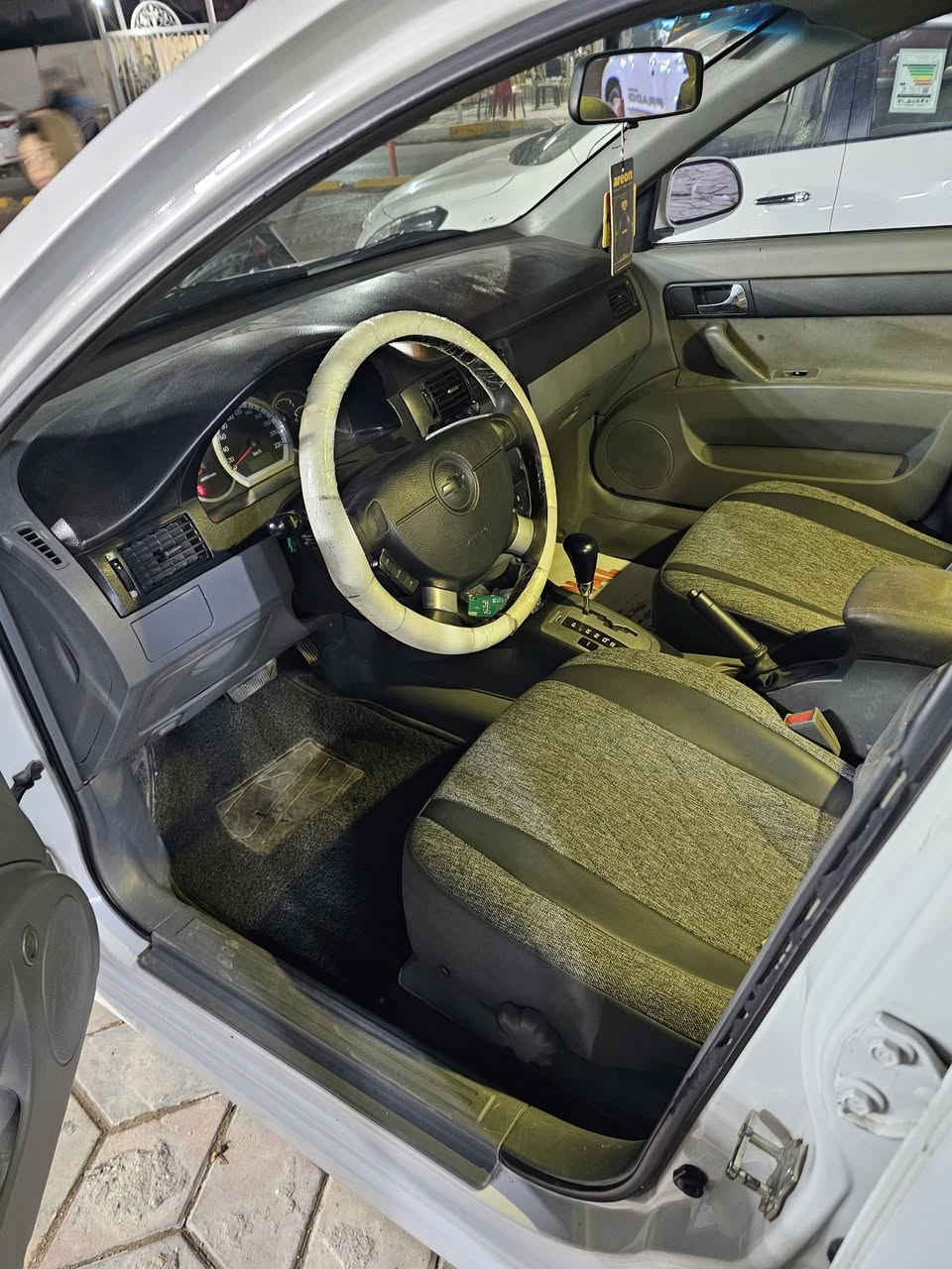 السلام عليكم
اوبترا 2012 رقم بغداد الدولي بااسمي 
ماشيه 188 km 
سياره جاهزه من كلشي 
صبغ قطعتين وربع جاملغ خلفي
كير محرك حداديه تبريد كهربائيات جيده
مكاني بغداد الجديدة
 للاستفسار ***********
السعر اتصل واني خادم
