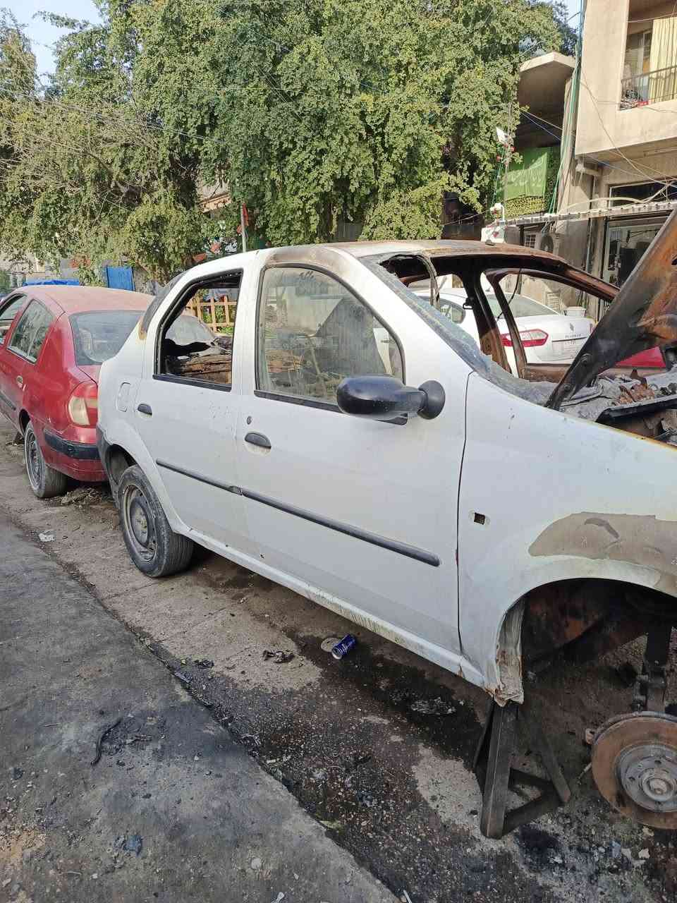 السلام عليكم اخوان سياره رينو لوكان خصوصي تصقيط  تفصيخ ادوات اي واحد يحتاج غراض بل خدمه العنوان بغداد الوزيريه قرب سفارة اي استفسار خاص او الاتصال على الرقم ‏‪***********‬‏ واتساب 
(سياره فقط الغرفه مالته محتركه)
