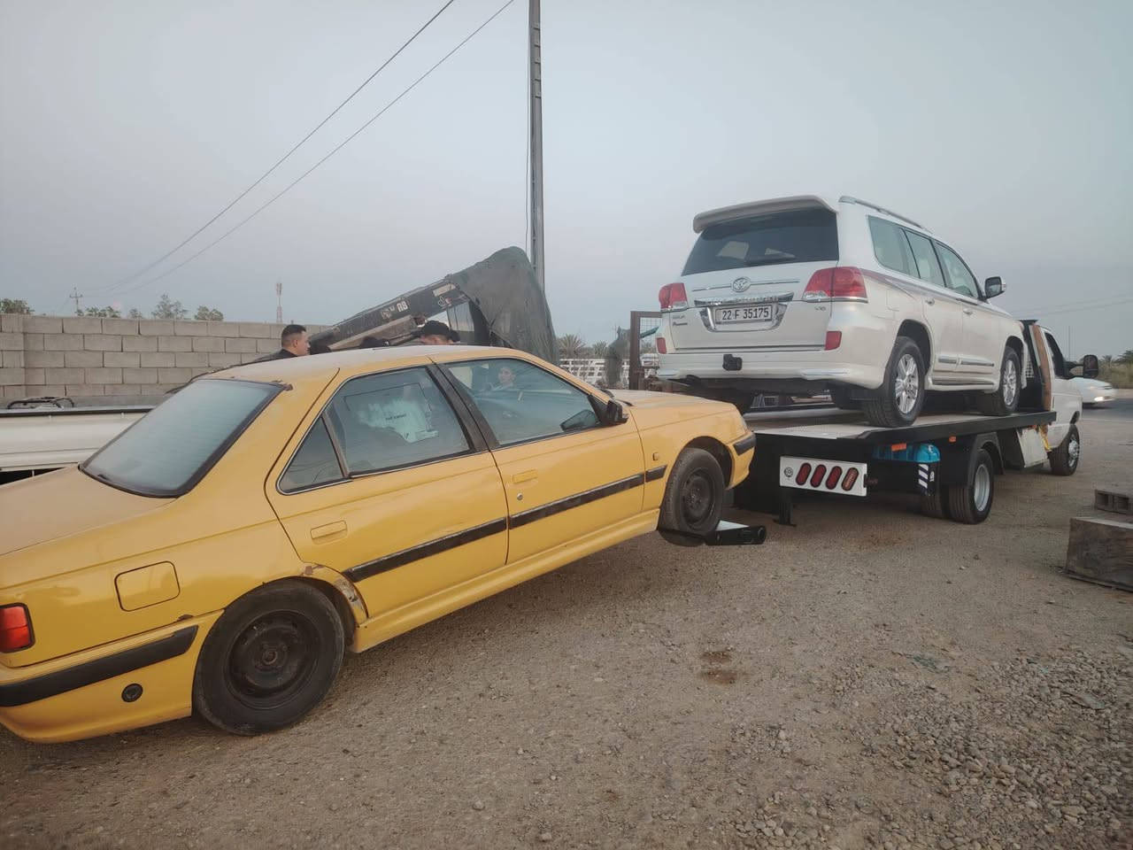 للبيع موديل ٢٣  مكينه ٨ سلندر بانزين  منضومة غاز جديده بدي نزال ٣ جكات خاشوكه بدي ٥ او نص يرهم مراوس بسياره صالون 
مكان بغداد السعر ٣٨٠ $ 
***********
