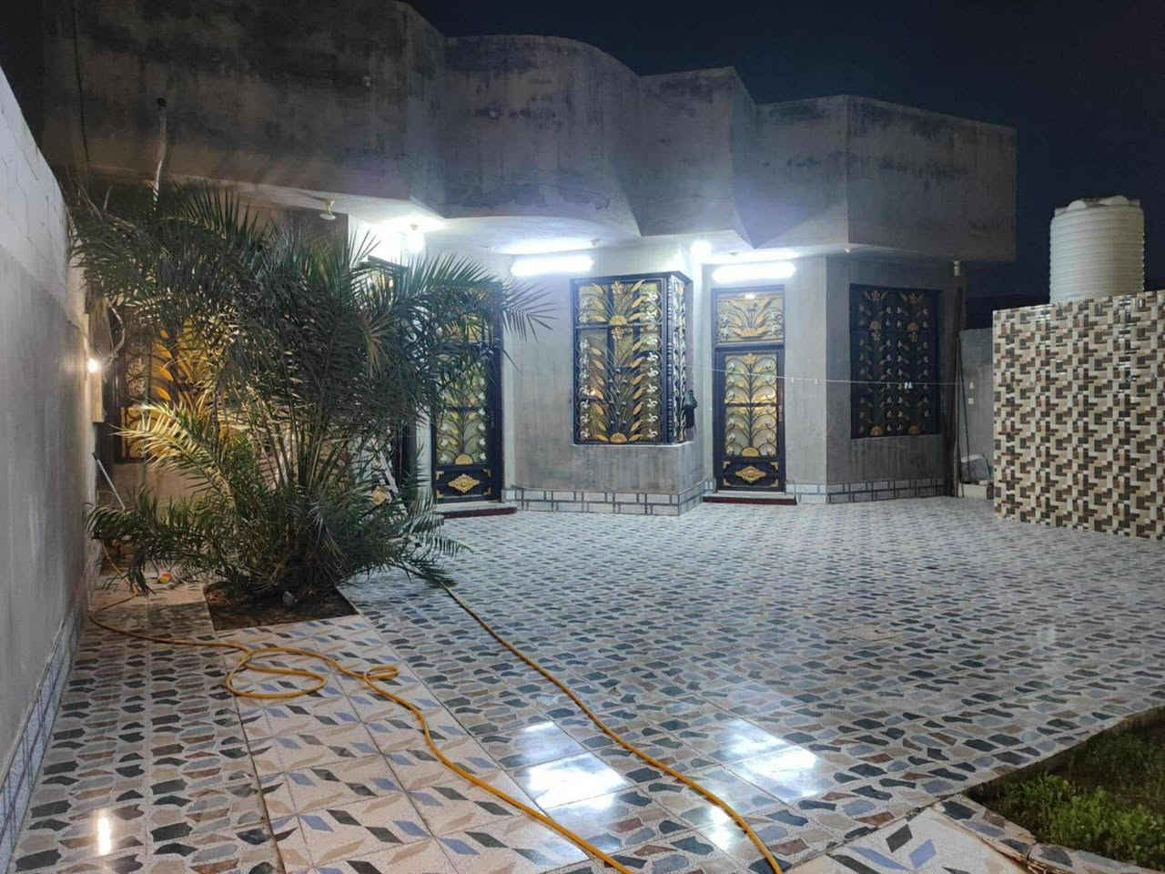 دار تجاري+محلات عدد 2 للبيع طابو صرف 
#الموقع على سايدين حي العسكري 

#المساحة400م 

للاستفسار مراجعة مكتبنا قرب نقابة المعلمين 

#المكتب_سيد_رحيم_والي_الزاملي
***********
