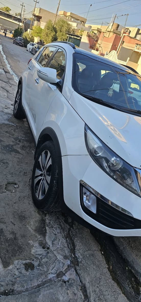 كيا سبورتاج موديل 2012 للبيع او مراوس ويا كامري موديل جديد وانطي فرق فول فول مواصفات رقم اربيل هزة جديد سقف بانوراما بصمه داخل قيسي وبيها بعد هواي مواصفات  بيها جاملغ وبونيد ومكانات بارد سعرها 130للتصال ***********ادمین🖤
