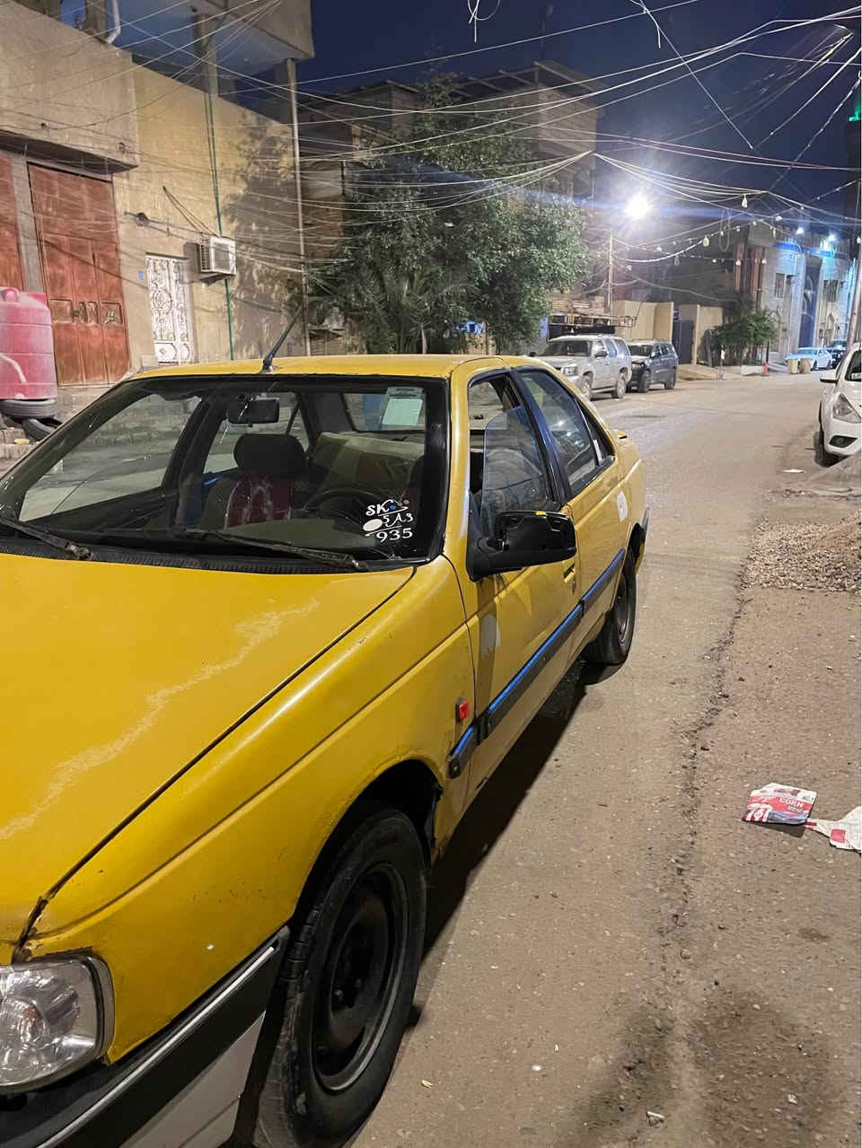 سلام عليكم بيجو ٤٠٥/ مديل١٣ سياره نضيفه مكينه بيها خيط كيرها نضيف راعيها بدور ضباط ماوصله السياره سعره 16 مسعجل عله بيعتها 
مكاني بصره تنومه شارع الإطفاء 
*********** البصرة, العراق
