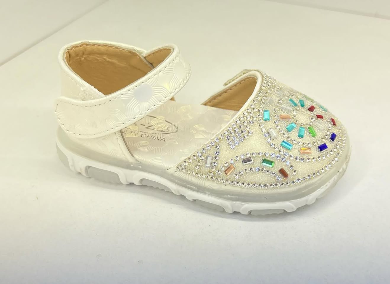 حذاء بناتي موديل جديد ولطيف جداً 👟🎀
أناقة وراحة لبنوتاتكم بأجمل تصاميم العيد 💕

✨ متوفر بـ 3 ألوان مميزة
👣 القياسات: من 21 إلى 25
🪶 خفيف الوزن
👌 سهل اللبس ومريح بالحركة

🎊 موديلات العيد متوفرة حالياً بالمحل
زورونا وتشوفون كلشي جديد ومميز ✨

📍 العنوان: واسط – كوت – شارع الأطباء – قرب د. علي ياسر


**إذا كنت صاحب هذا الإعلان وتريد حذفه لأي سبب، رجاءا أرسل رسالة إلى الدعم الفني**