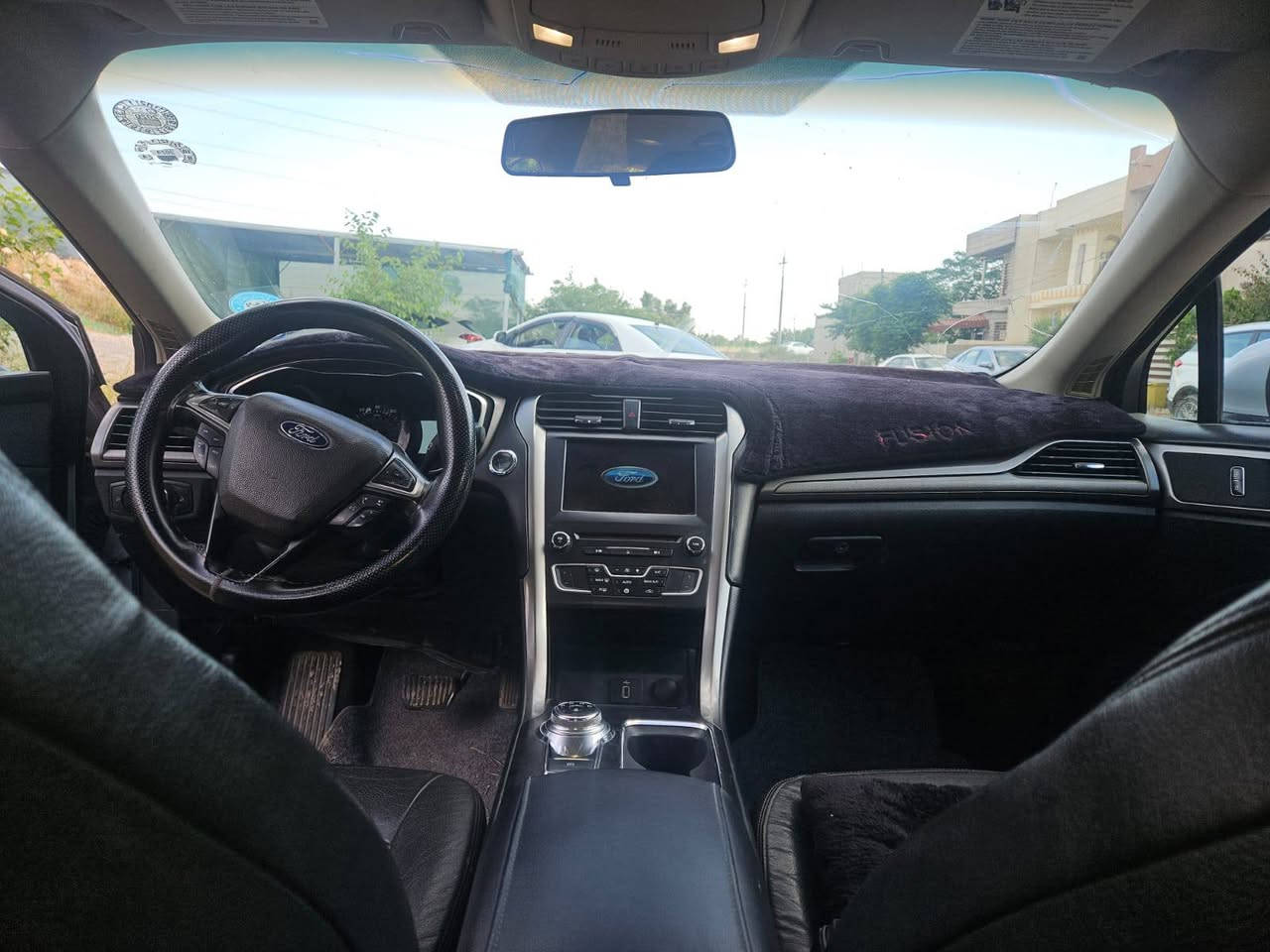Ford fusion 2017
مەکینە ١.٥ تۆربۆ 
بەسمە و شەغال 
کوشن کارەبا
گێر ماوس 
تەبرید مەرکەزی 
سێ شاشە و چەندین مواسەفاتی تر ،
 تەنیا سڵاید و کوشن هیتەر نیە 
سێ پارچەی پێشەوەی هەیە بێ ناو گرتن لەگەڵ دوو پەڵەی تر 
سەنەوی تا ٢٠٣٠ نوێیە 
هەموو شتێکی بە شەرت 
گۆرینەوەش ئەکەم لەسەر دڵ گرتن 
هەموو شتێکم نوسیوە تکایە کریار نیت تێل مەکە 
*********** كويسينجاك, أربيل
