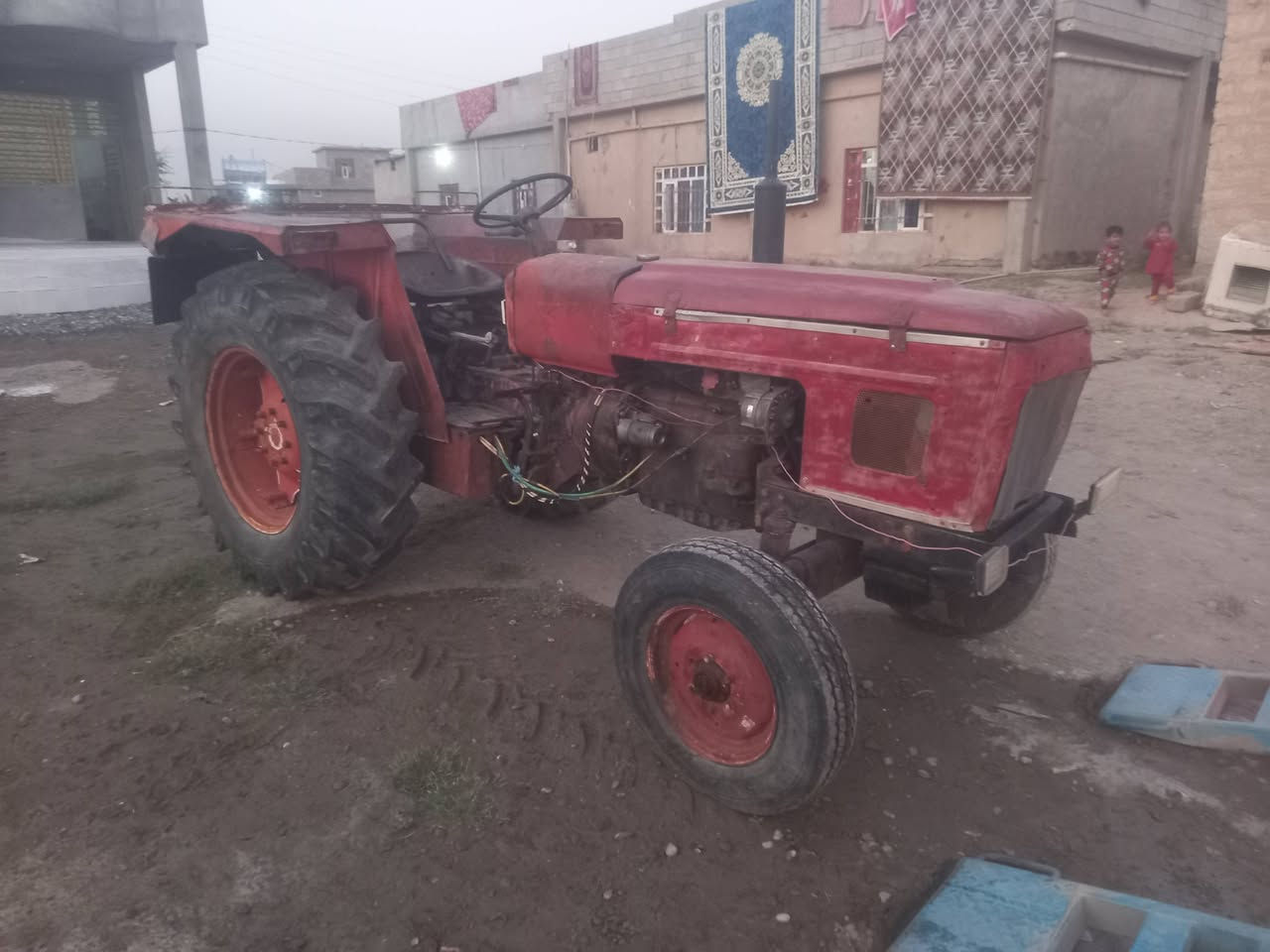 للبيع تركتر عنتر المحرك  كايم والباقي كله شرط السعر 2500  المكان بيجي الاتصال على الارقام *********** /***********
