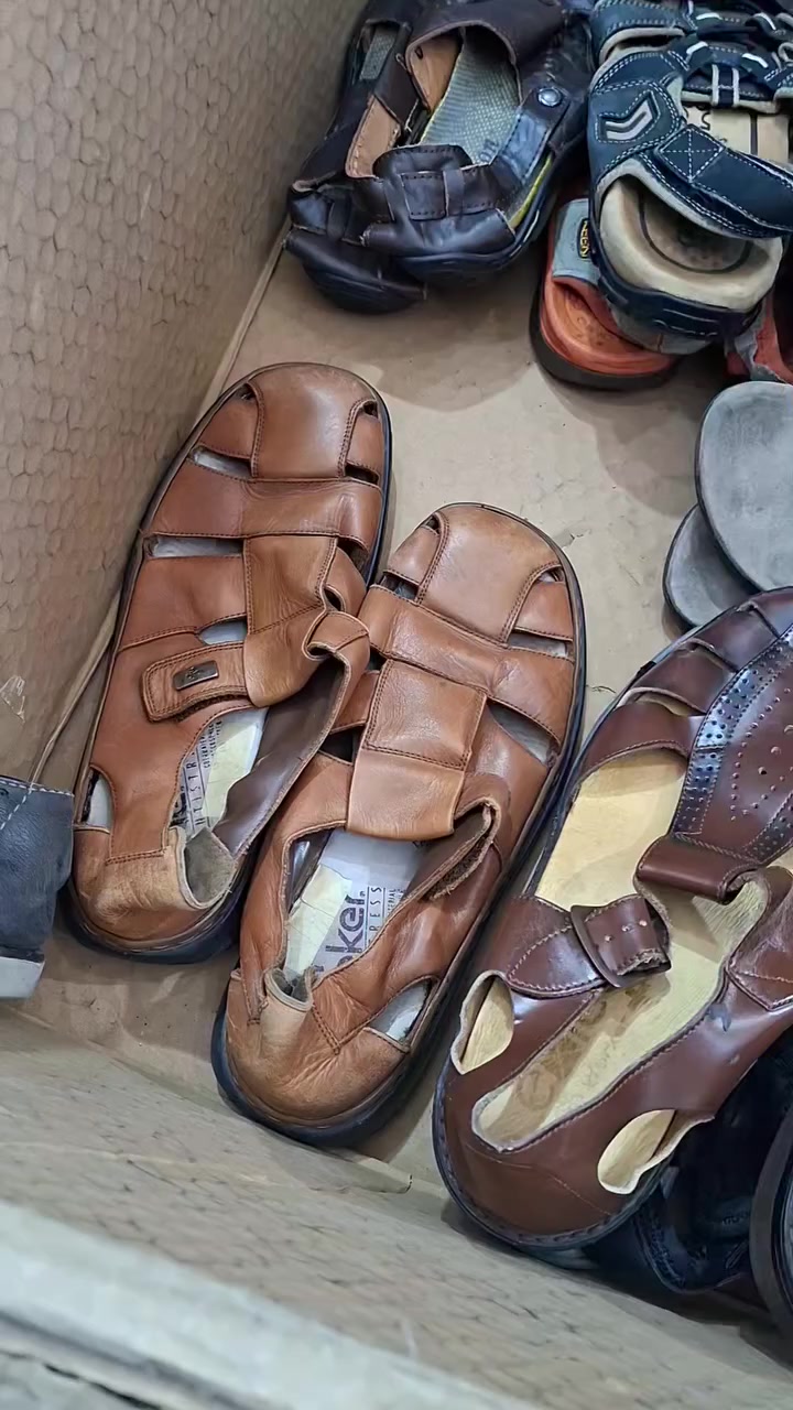 الآن فتح جركز جلد رجالي ماركات ايطالي  فول نظافة و قميص اسود
( محل بالات ميلانو ١ للملابس الرجالية )
عنوان المحل :- الرفاعي شارع ٤٠ المحلات الجديدة (الاستثمار)


**إذا كنت صاحب هذا الإعلان وتريد حذفه لأي سبب، رجاءا أرسل رسالة إلى الدعم الفني**