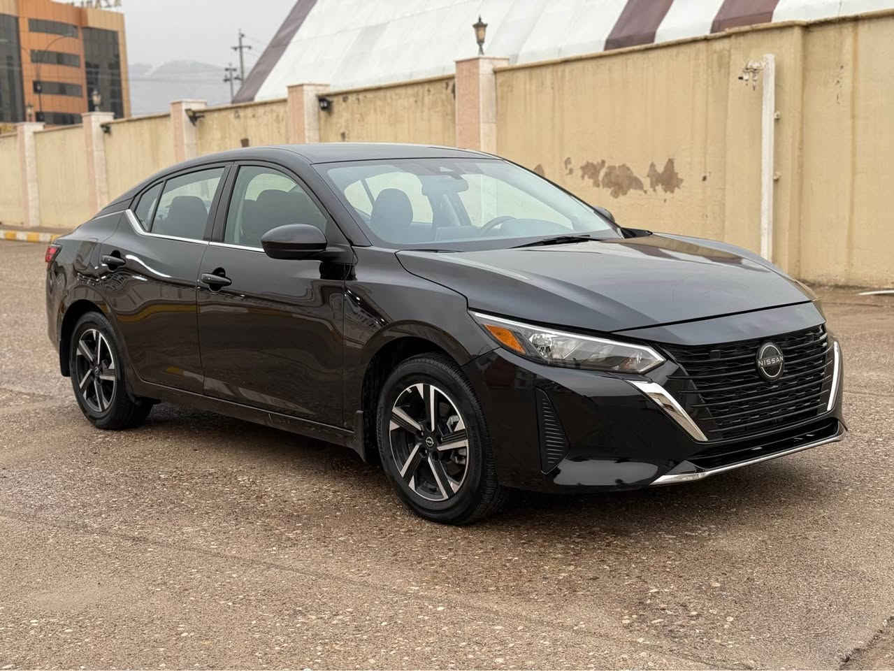 السلام عليكم 
نيسان سنترا  موديل : 2025
السعر :130ومجال قليل 
اللون : اسود 
حجم المحرك : .2.0L( 4,سلندر )
سياره كامله و جاهزه دينار مصرف ما بيها ✅
ملاحظة السيارة : فقط بوندصبغ بدون دواخل 100%

ارباگ بس استيرن طاك مرجع بلادى 100%

المواصفات : 
فول مواصفات  
 ابواب بصمة
بصمة تشغيل 
تشغيل عن بعد (Remote Start)
شاشة  ايباد
كاميرة 
اوتو ستارت Auto Start
اوتو ستوب Auto Stop‎
رادار امامي (تحديد مسار)
رادار جانبي  (نقاط عمياء)
رادار خلفي (التحذير من الاصطدام)
حساسات امامي
حساسات جانبي 
حساسات خلفي 
نظام : Eco
نظام : Normal 
نظام : Sport
تحكم استيرن  
لايتات LED زينون بيلادي
بكلايتات LED  بيلادي 
ويل كروم
بعد هواية مواصفات…
‏‎تفاصيل اكثر الاتصال علی ارقام التاليه  
***********
واتساب 
عنوان📍عقره 

‏‎ اكر, نينوى
