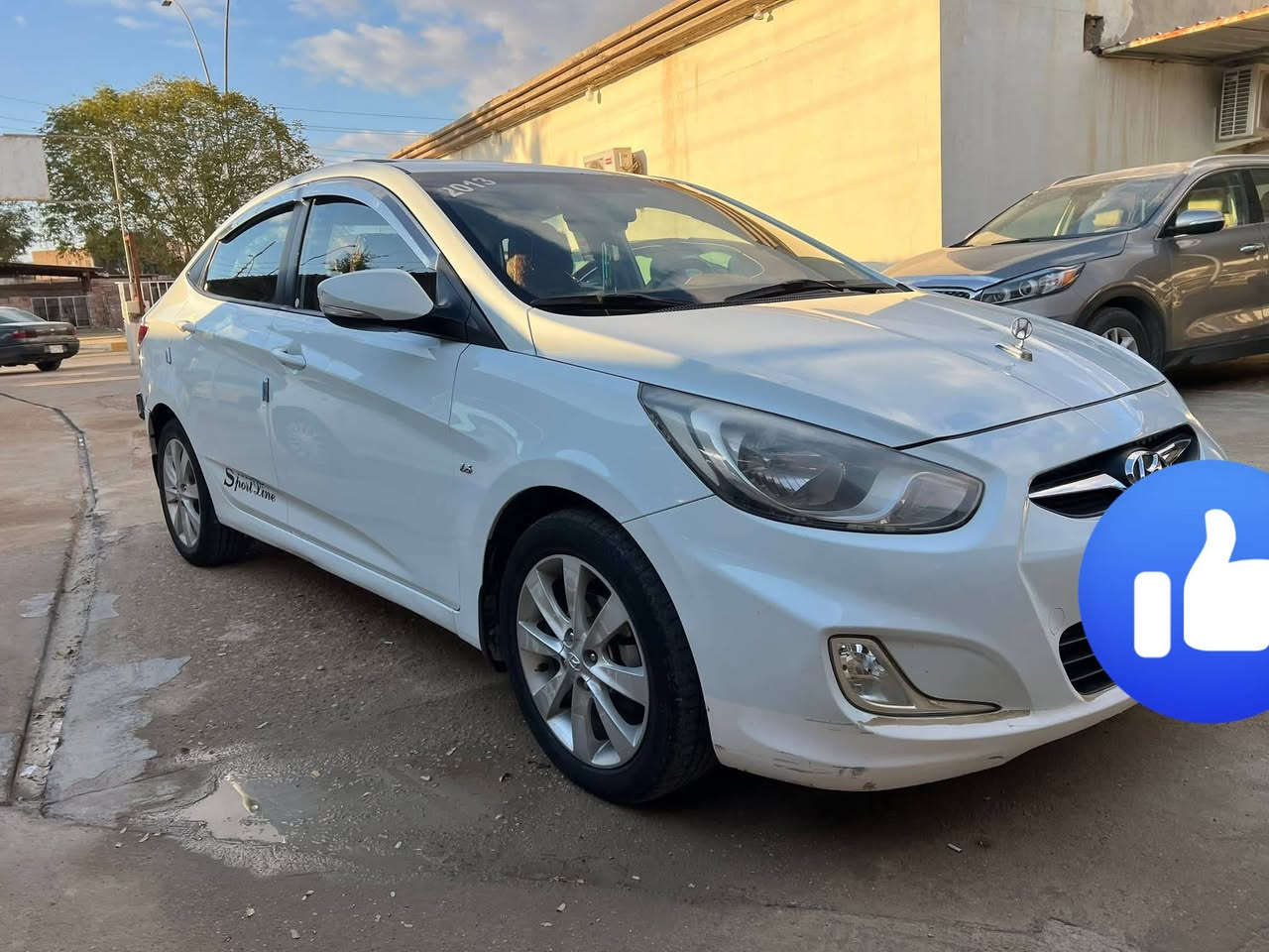 السلام عليكم هونداي اكسنت موديل ٢٠١٢ مكفوله خليجي فول مواصفات للبيع رقم انبار باسمي السعر ١٠٥ مكان السياره حديثه ***********
