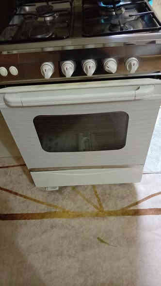 السلام عليكم غراض بيت للبيع جديد لوك تخم 8 مقاعد طباخ4 عيون سيت طبلات تلفزيون حجم32 العنوان بغداد الامين الثانيه نواب ضباط *********** السعر 600 الف
