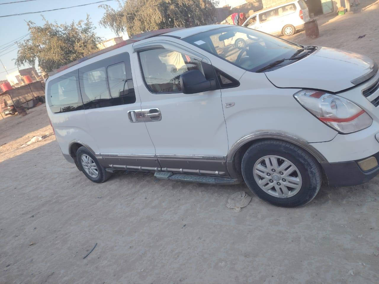 السلام عليكم ستاركس للبيع موديل 18 مخلوطه رقم بابل دولي  بيه ضربه جنطه امبدله وجاملغ خلفي على البارد مابي صبغ  السعر 210 وبيه مجال للستفسار ***********
