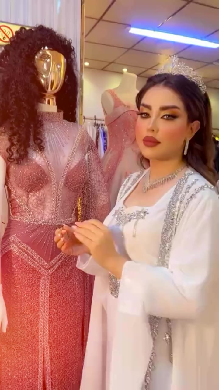 عيدكم ويا دار المنار غير👌😍
للحجز والاستفسار***********
العنوان بغداد البنوك ركن الميثاق مقابل مطعم الملكة
#جمالك_بصمتنا #صالون_دار_المنار #تأجير_بدلات #حجز_مواعيد #عرايس_بغداد
