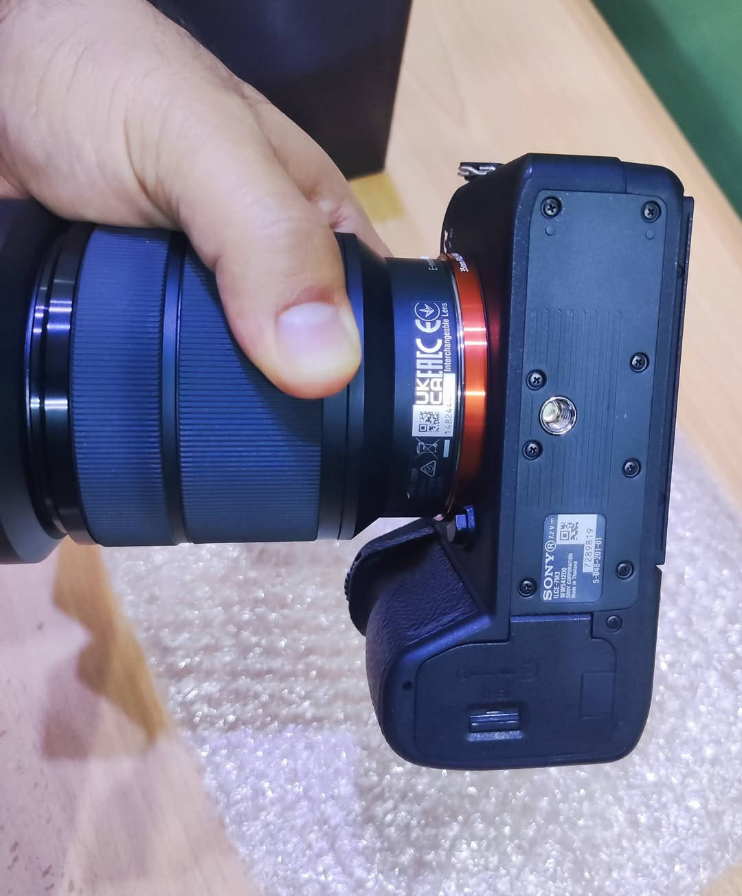 كاميرا سوني A7iii جاية وياها بالكارتون عدسة سوني 28/70 نسبة النظافة 99% الكاميرا جديدة استخدام كم صورة فقط 
الشتر مثل ما موجود بالصور ما عابر ال 300 
مكاني بصرة السعر مليون و700
وتساب ***********
