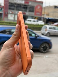 شباب أيفون ١٧ برو ماكس النضافه١٠٠/١٠٠ الجهاز بطاريته١٠٠ مشحون٣٢ مره ال...