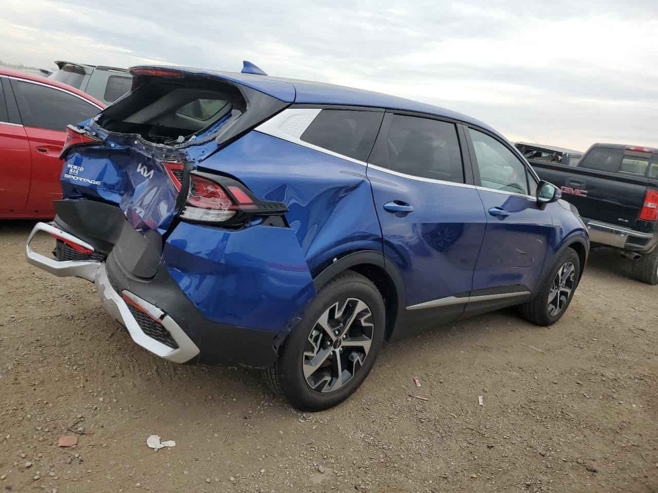 السلام عليكم للبيع كياسبورتج موديل 25 ماشيه 10 الاف بدون ايرباك فول مواصفات EX عدا البانوراما السعر 145 $ وبيها مجال السياره حاليآ بالاردن ترهم كتاب شهداء وترهم حره ايضآ سعرها مناسب وحادثها حلو
***********
