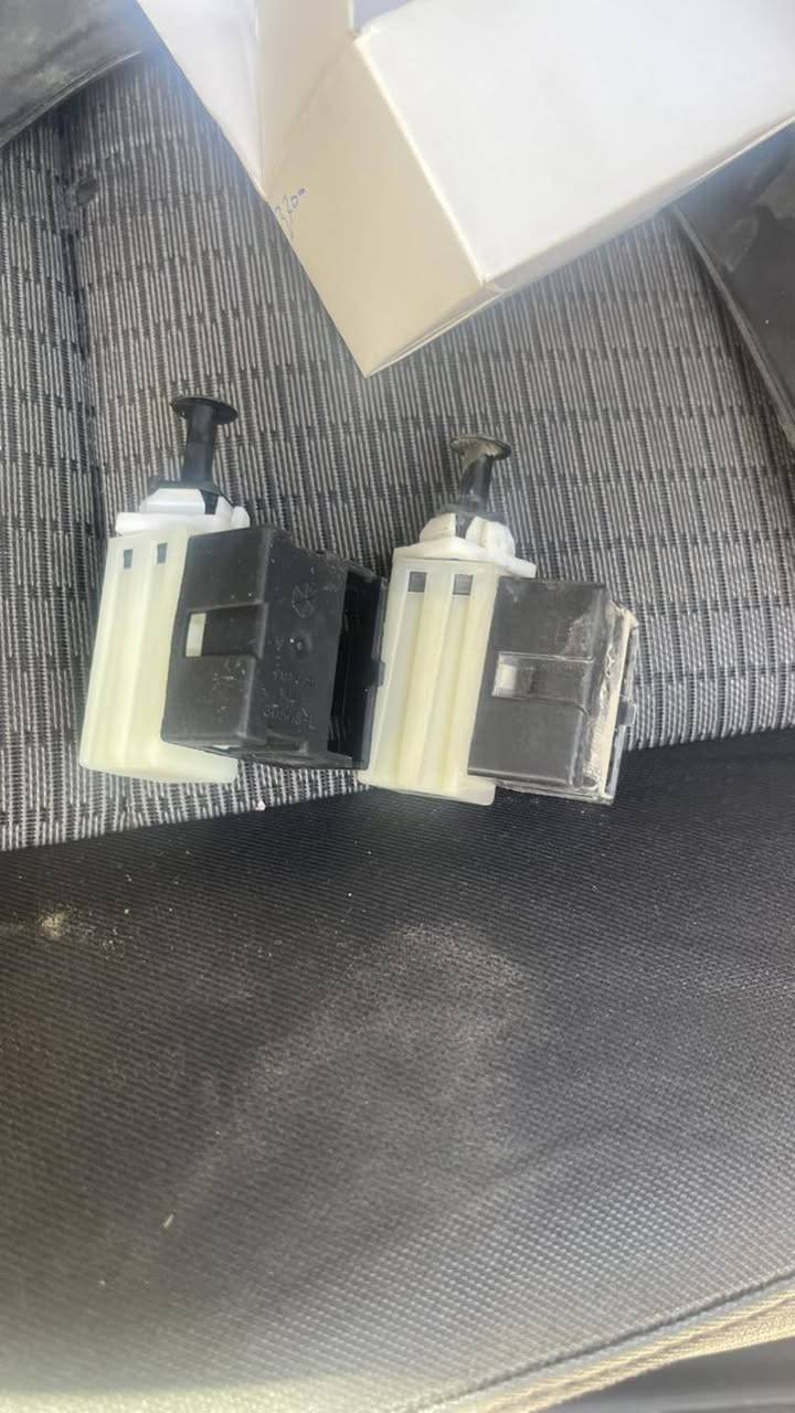 السلام عليكم 
تم تبديل
واتربم
جوزه بريك
جويتر
جيب لاريدو
مع تحيات حيدر جيب
***********
***********
