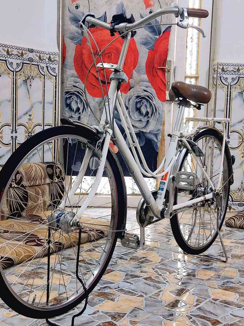 سلام عليكم باسكل بالة ياباني للبيع حجم 26  الباسكل نضيف الويلة والچاملغات استيل حساس ويل ورة وكدام بي عقرب 3 طكات
السعر 120 وبي مجال 
المكان نجف حولي شارع 30 
الاستفسار ***********
