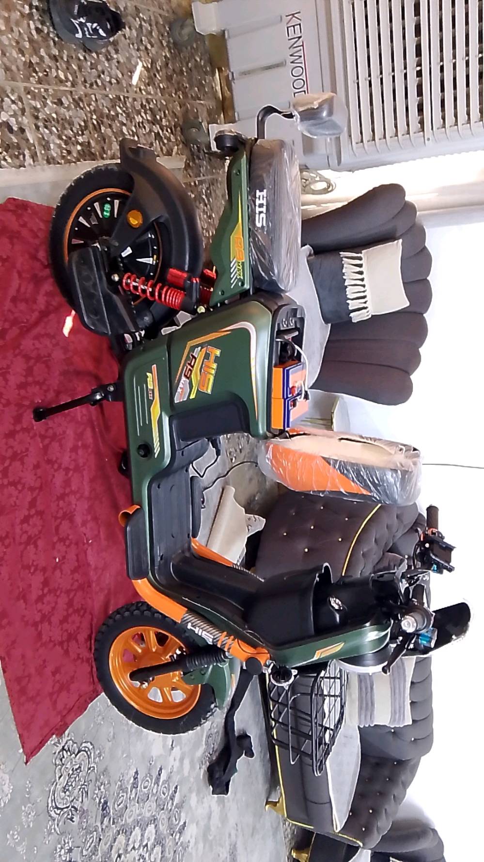 دراجه شحن للبيع النوع R9MAX عدد البطاريات 5 كبار من شركه HIS ملف 2000 حقيقي موديل 2026 الدراجة ستعمال قليل . ملاحظة / الرقم بيه فقط واتساب