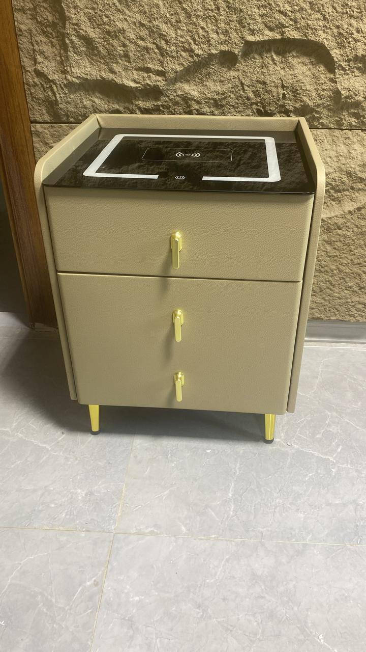 كومدي قاصه يحتوي شاحن 
واير لس امبي ثري بلوتوث سماعات و يواس بي. ويواس بي بغداد, العراق


**إذا كنت صاحب هذا الإعلان وتريد حذفه لأي سبب، رجاءا أرسل رسالة إلى الدعم الفني**