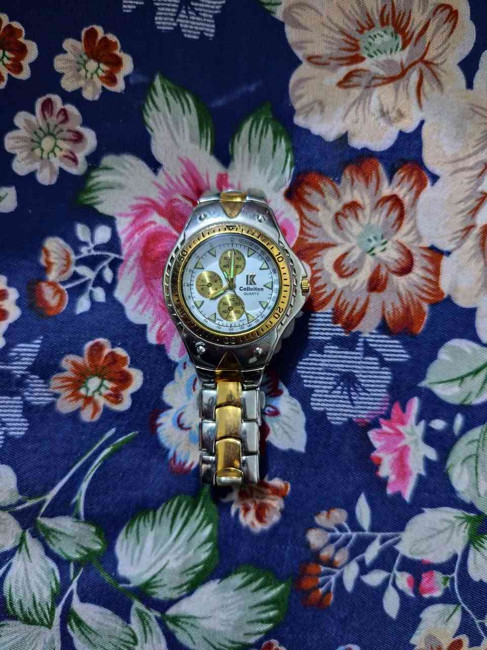 ⌚ ساعة Colleiten Quartz أصلية – حضور قوي وأناقة راقية ⌚
ساعة يد مميزة بطابع فخم تجمع بين القوة والأناقة، مصنوعة من ستانلس ستيل عالي الجودة مع تفاصيل ذهبية أنيقة تعطيها هيبة واضحة على المعصم.
تشتغل بنظام Quartz دقيق، وبيها كرونوغراف بثلاث عدادات يضيف طابع رياضي راقٍ ويكمل شكلها الفخم.
الواجهة مرتبة وواضحة، والزجاج بحالة جيدة، والسوار المعدني متناسق ويعكس جودة الصناعة.
ساعة تناسب الذوق الرفيع، سواء للبس اليومي أو للناس اللي تحب الساعات ذات الحضور القوي.
📌 الحالة: مستعملة نظيفة
📌 الهيكل: ستانلس ستيل
📌 الحركة: Quartz
📌 العلامة: Colleiten
✨ فرصة مميزة للمزايدة على ساعة أنيقة تستاهل الاقتناء.
للأستفسار خاص


**إذا كنت صاحب هذا الإعلان وتريد حذفه لأي سبب، رجاءا أرسل رسالة إلى الدعم الفني**