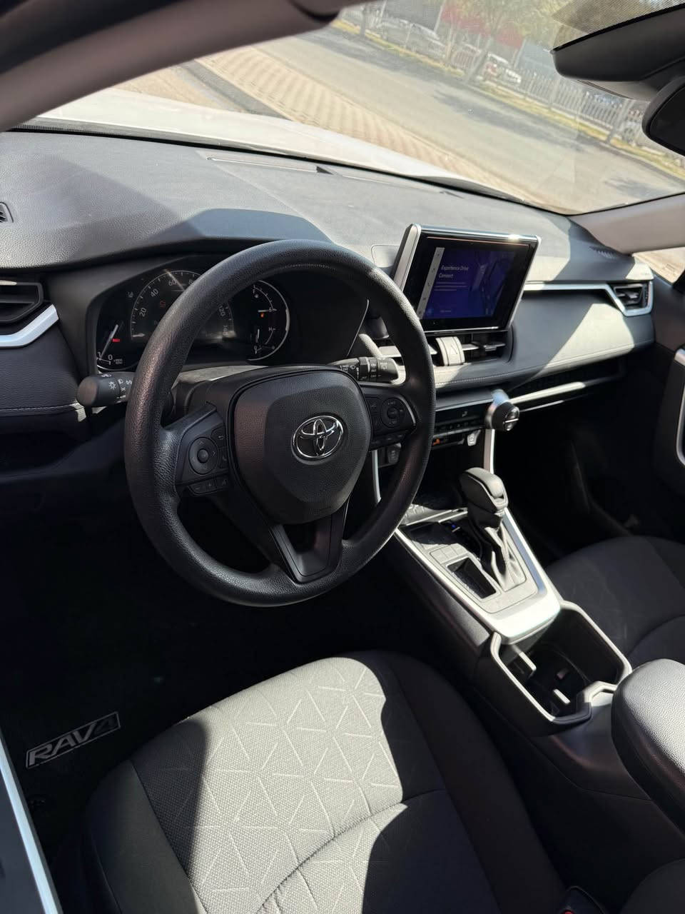 راف فور 
موديل 2025
مواصفات XLe
حادثه بس تاير
دعاميه لل دعاميه بشرط
6 الف مايل ماشي 
تترقم شمالي من تاريخ عقد عندك 90يوم للترقم 
سعر 265بي مجال 
مكان كركوك 
رقم *********** كركوك, العراق
