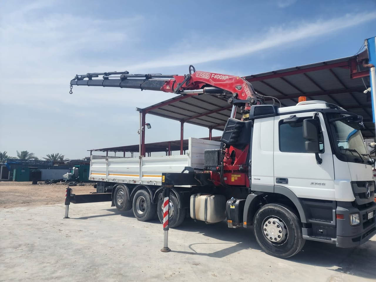 سلام عليكم اكتروز مديل2013/ اربع محاور كرين مديل 2006/عدد السلايتات /6/مكفول كفاله عمه
ريمونت كنترول
رقم الهاتف/***********
