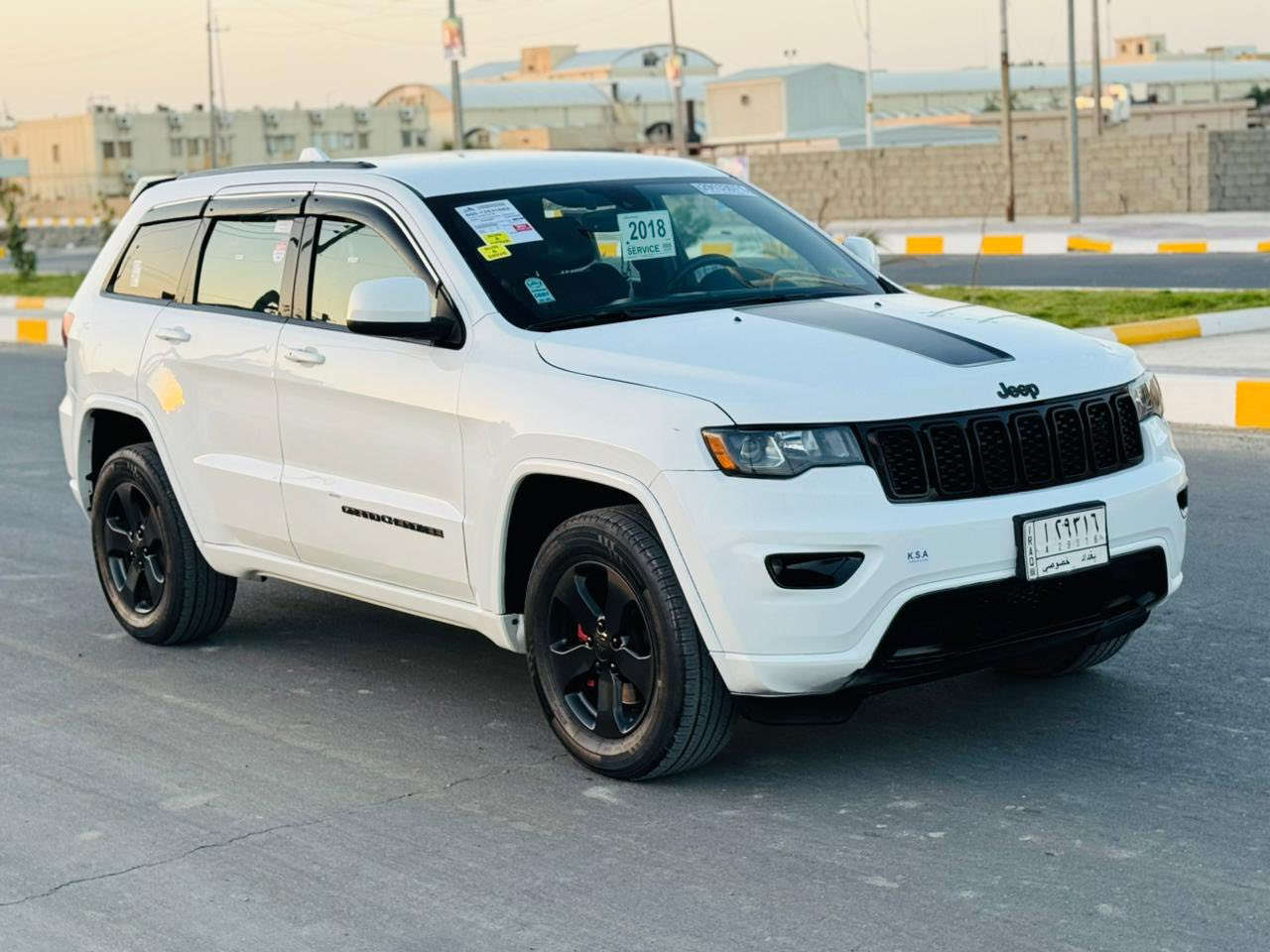 سلام عليكم لبيع جيب لاريدو موديل 2018 اصل حادثه جاملغ وبنيد بدون ضرر داخلي  سياره جديده لابارد لا شخوط موصفات السياره تحكم استيرن شاشه كبيره كامره دوار يدات استيل حاجب ع لايت جنطه كهرباي بصمه كشنات جلد وكهرباي بصمت باب أشار ب مري دواخل لونين جديده وجاهز شرط الف ماذب عليه السعر 210 وبيه مجال نتصال ع رقم وتدلل ***********
