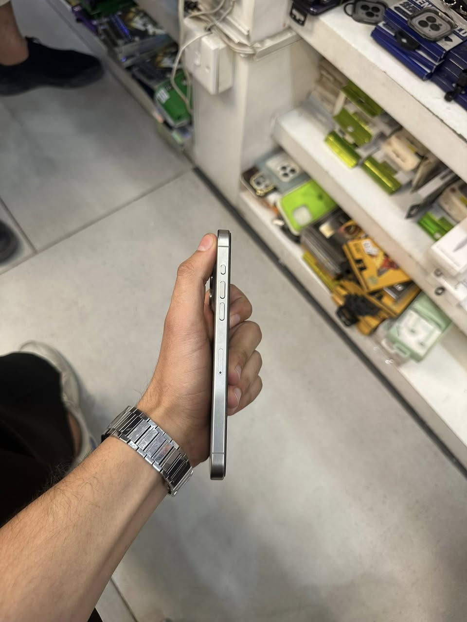 15 برو ماكس للبيع ذاكرة 256
الجهاز وكالة ماستر
الجهاز جديد ونظيف جداً  زلغ مابي بطاريتة 93‎%‎
شرط الفحص سعرة مليون و50 الف
مكاني زيونة
***********
