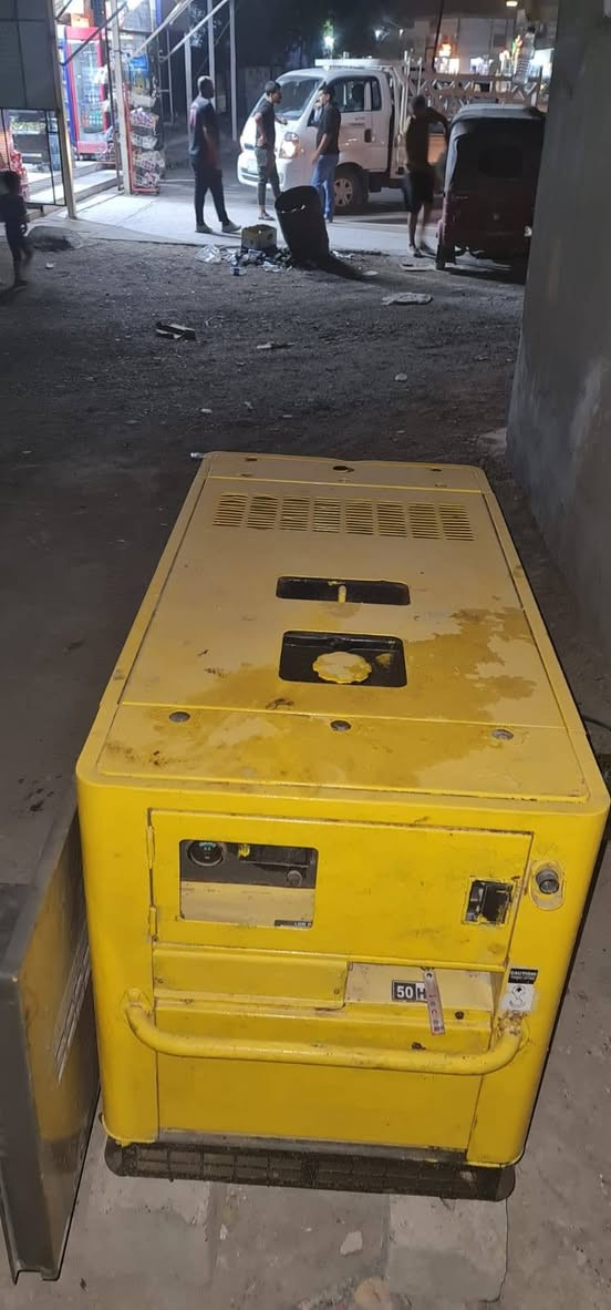 مولده يابانيه 3بستم 17كيفي 3فيز شغاله كاتم
السعر 18 ورقه وبيها مجال للطيبين المكان بغداد الراشديه مقابل مرور الحسينه قريه الانتصار نهايه شارع 25 رقم الهاتف ***********
