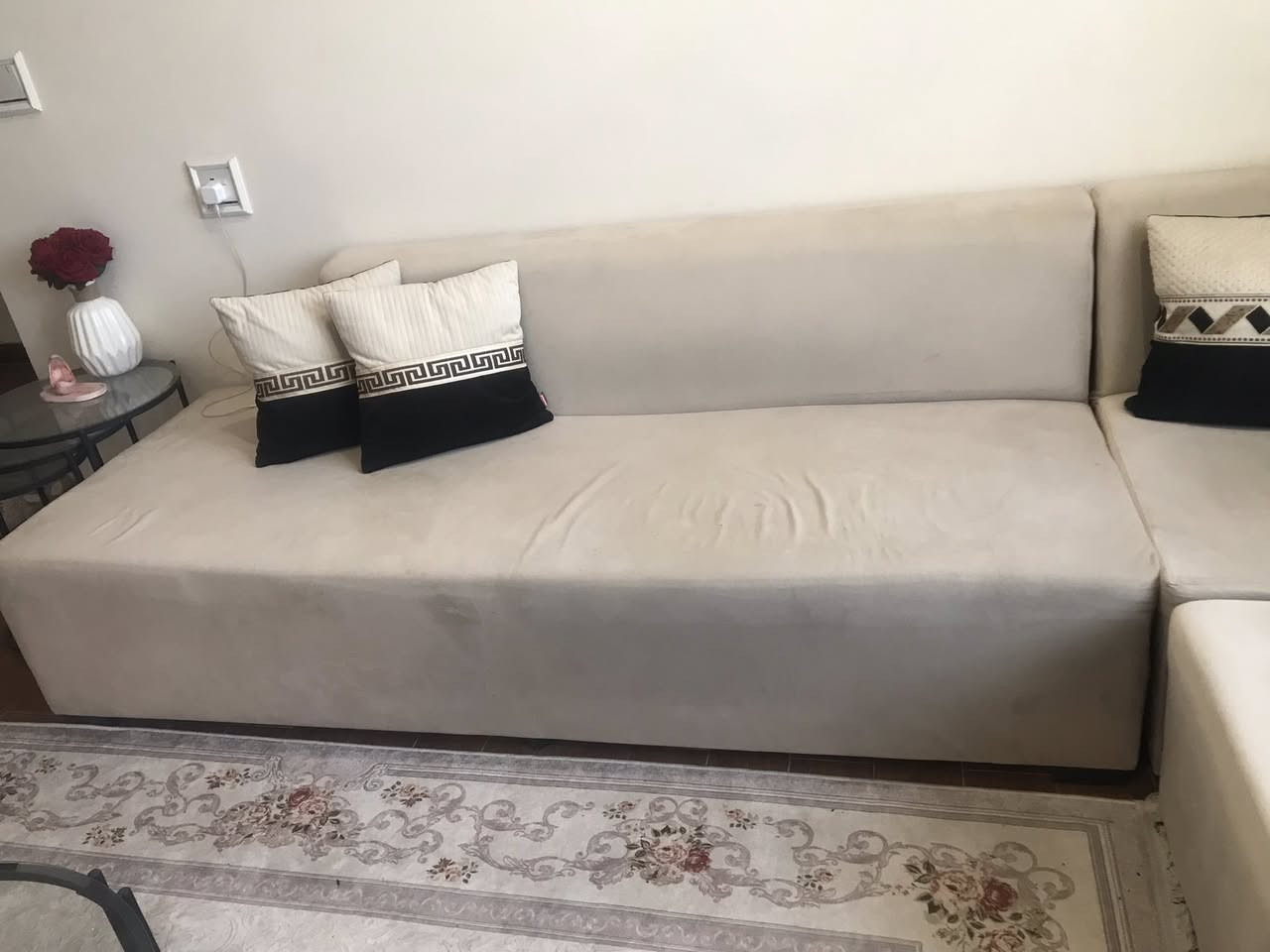 للبيع
ديوان تسكام قياس ٥ امتار
نظيف استعمال قليل 
ويا ٦ كوشات
نوع الخامه قديفه
مكان بابل


**إذا كنت صاحب هذا الإعلان وتريد حذفه لأي سبب، رجاءا أرسل رسالة إلى الدعم الفني**