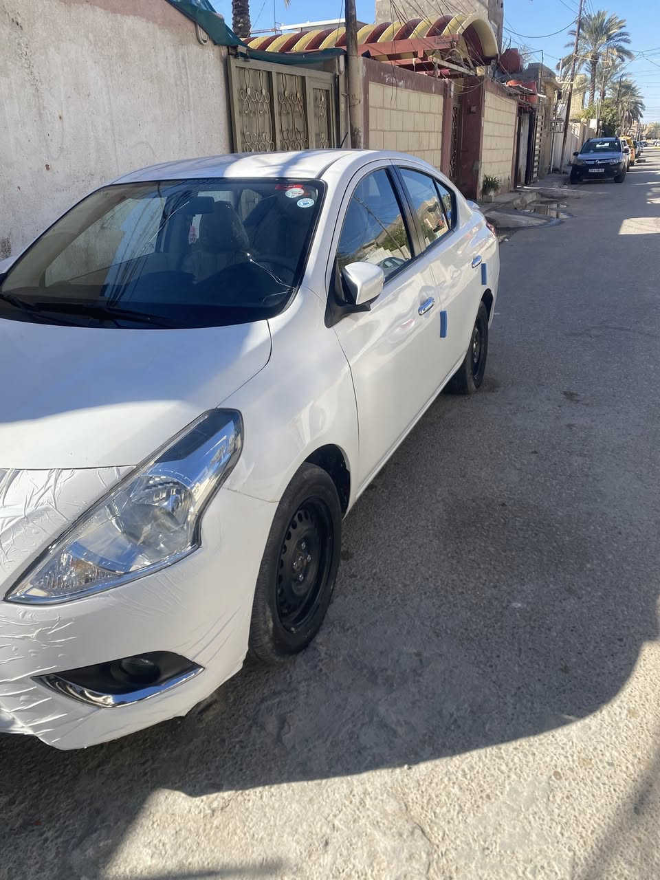 نيسان صني مديل 24بسم شركة السياره ماشيه ٥٤الف السياره اربع جام كهرابائي اشاير بالمري  شاشه كامره حساسات  المكآن كربلاء حي القادسيه السعر 120وبيه مجال قليل ***********
