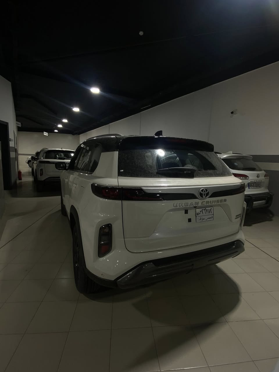 اوربان كروزر موديل ٢٦
سيارة بناتية صغير حلوة إقتصادية وعملية 

 • المحرك: 1.5 لتر – 4 سلندر
 • القوة: 104 حصان عند 6000 دورة
 • العزم: 138 نيوتن متر عند 4400 دورة
 • ناقل الحركة: أوتوماتيك 6 سرعات (6AT)
 • قياس الإطارات: 17 إنج (215/60R17)
 • سعة خزان الوقود: 45 لتر

المميزات
 • تشغيل بصمة (Push Start)
 • مقاعد جلد
 • شاحن لاسلكي للموبايل
 • مثبت سرعة
 • إضاءة داخلية Ambient
 • سقف بانوراما
 • شاشة 9 إنج مع 6 سماعات
 • كاميرات 360 درجة (4 كاميرات)
 • حساسات خلفية
 • مكيف أوتوماتيك أمامي مع فتحات خلفية

الضمان (Toyota Iraq)
 • 8 سنوات أو 160,000 كم على بطارية
 • 3 سنوات أو 100,000 كم على كير محرك وكهربائيات
 • 2 سنة صيانة مجانية أو 40,000 كم على دهن وفلاتر

تأمين سنة وحده على السيارة من السرقة و الحوادث و الحريق 

للاستفسار اكثر عن السيارة الاتصال عبر الرقم 
***********
