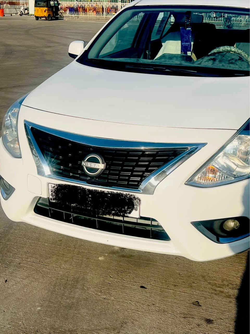 السلام عليكم نيسان صني هندي ام البليتة للبيع مديل 24 كفالة عامة تبديل وصبغ وبارد فقط هاي الطخة ماشر عليها صغيرة  شباك جديد وداخل نضيف شاشة دوشمة ارضية باسم شركة تحويل او وكالة ماشية 45 الف وقابل للزيادة السعر 125 وبيها مجال مكان البصرة 
*********** البصرة, العراق
