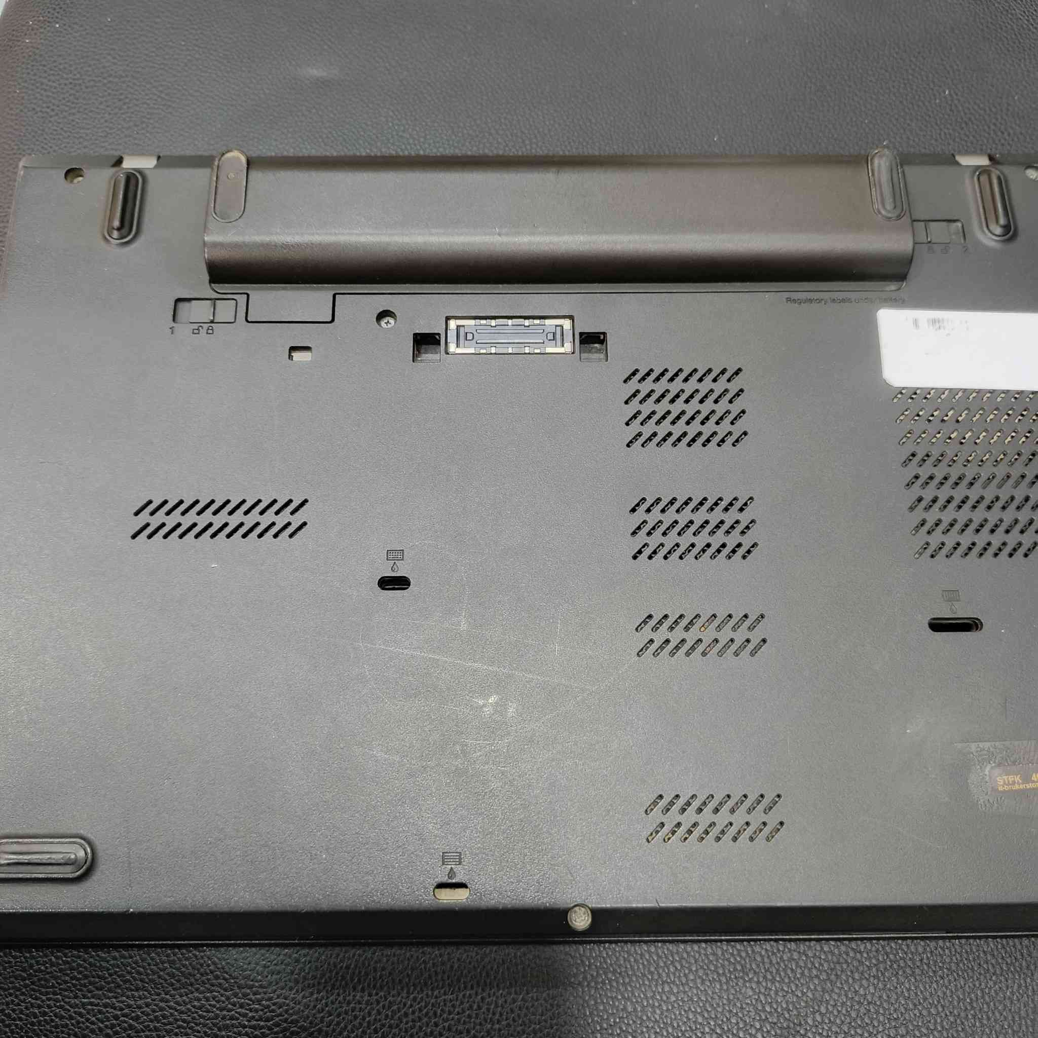 مساء الخير
هاي الحاسبة للبيع نظيفة واستخدام نظيف 
لكني فقدت شاحنتها فلي يريدها يجيكها ويفحصها ويشوف شكد سعرها 
***********
