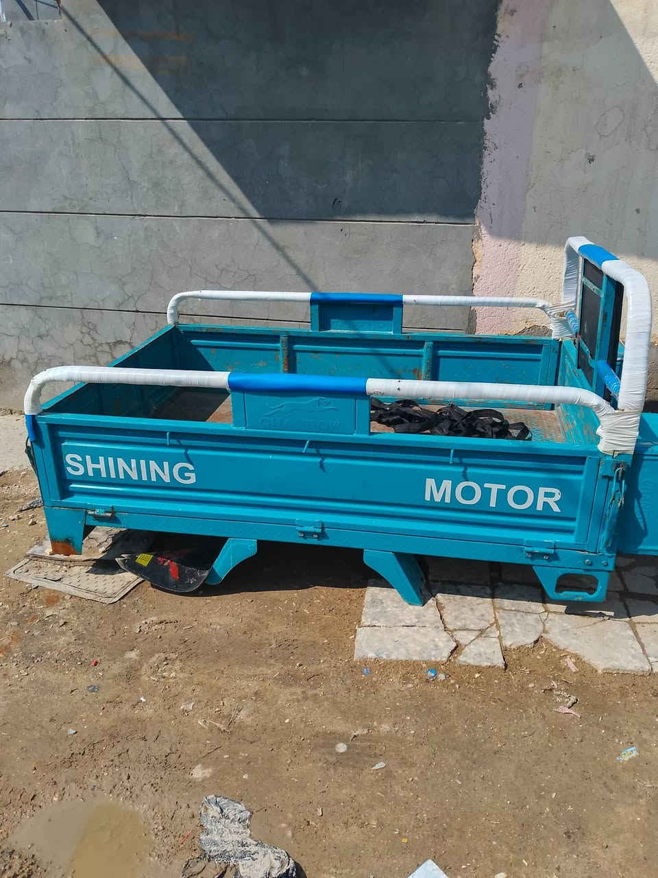 السلام عليكم بدي للبيع بابل حله ورديه خارج ***********
