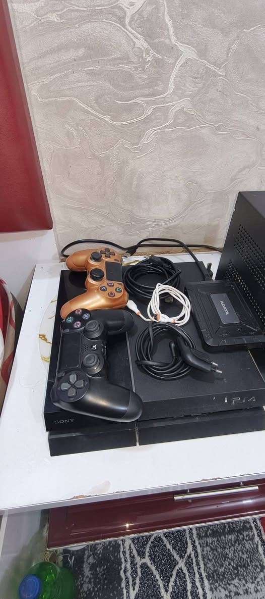 السلام عليكم
Ps4 وجبة اولى ياباني اصلي
للبيع 
اونلاين تحديث 13
مع جميع الملحقات
جوستك عدد 2
كيبل شحن
كيبل hd
هارد 1 تيرا
Ups 1200
مصلح مخرج hd فقط
للبيع 
قفل قفل 200
مكاني مدينة الصدر
***********
