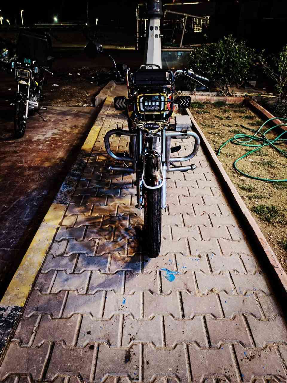 ياالله
السلام عليكم ورحمه الله وبركاته 
ايراني سولنك ابو الختم الاصلي للبيع نضافه كدامك 
لون مميز طماطي 🔴
 سويج واحد+سويج تانكي واحد 
 محرك 150 حقيقي 
موديل 2024
صالنصه كاتم 
ملاحظه دراجه مابيه ولا ورقه 
متواجد خاص 
اوو اتصل على الارقام 
***********
***********
مكاني الصكلاويه 
+بيه كم نقص
