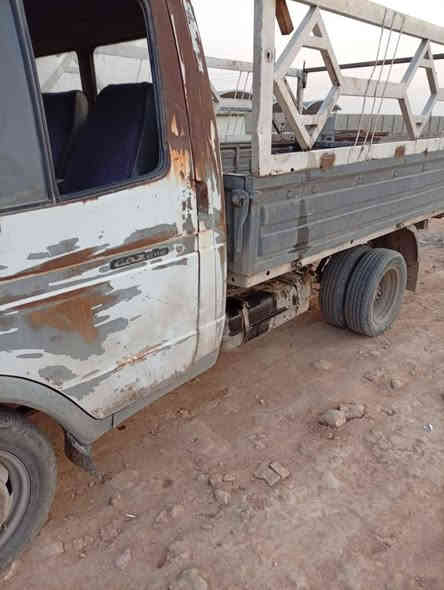 سلام عليكم سياره حمل مديل 2003 سياره كير ومحرك ياباني سياره بانزين مو كاز رايذهه ب45 بيهه مجال ***********
