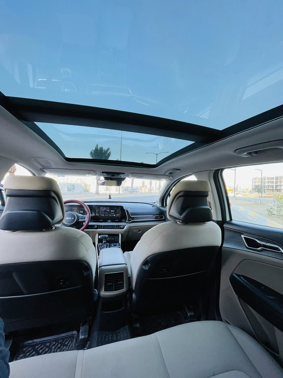 🚘 كيا سبورتاج 2025 – بانوراما فل مواصفات 🌟
مكفولة كفالة عامة 
ماشية 10 الاف 
بعدها بالضمان 5 سنوات + 4 تبديلات دهن مجاني 
✅ فتحة سقف بانوراما 
✅ شاشة لمس مع نظام ترفيهي حديث
✅ كاميرا خلفية + رادار أمان جانبي 
✅شاشة عدادات ديجيتال 
✅ تسخين كراسي أمامية + مقاعد كهرباء 
✅ تشغيل بصمة + تشغيل عن بعد
✅صندوق كهرباء 
✅ويل كب قياس 19 
✅ محرك اقتصادي وقوي بنفس الوقت 2000
وبعد بيها مواصفات معروفه 
 📍بغداد حي الجهاد 
رقم _ ***********

