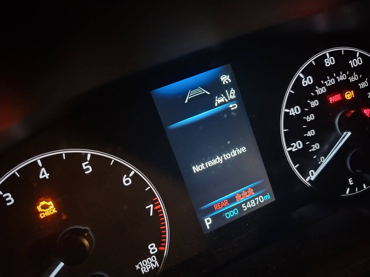 يابا كورلا كروس موديل 24 بانزين نص فول سيارة حادثها ببسيط دخول قبل 5ايام وصلت اليه من امريكا مكمركه بدون رقم مصلحها كذالك رايدها ب 160وبيها مجال حك الجية الرقم عليك رقمها مميز ***********
