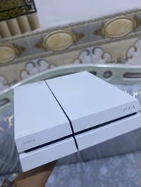 بلي ٤ فات نضيف ما مفتوح لوك ستيكر مع كامل ملحقاته + قرص ويده مالته وكر...
