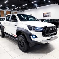 هاي لوکس • علق