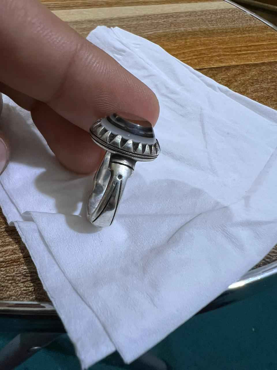 خاتم جزع يماني طبيعي ذمه خامه نوادر جامده عين حمره فضه ثقيله صياغه يدويه السعر 100 الف مع التوصيل البصرة, العراق


**إذا كنت صاحب هذا الإعلان وتريد حذفه لأي سبب، رجاءا أرسل رسالة إلى الدعم الفني**