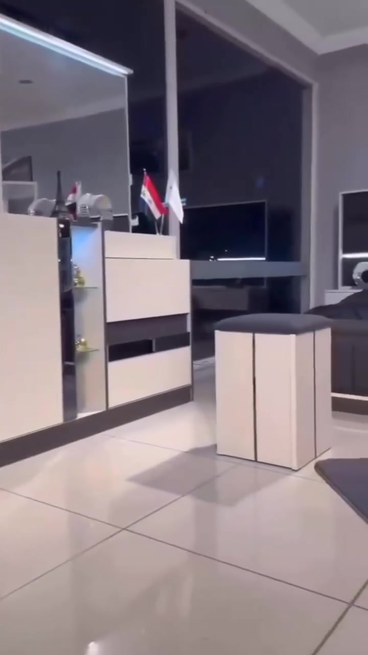 غرفة نوم تركيه شبه جديده للبيع + سرير نجارة عراقي استعمال أقل من سنة ونظيفة جداً. السعر 1,000,000 دينار + دوشك هديه نضيف جداً الغرفة مفككة ومفتوحة حالياً وجاهزة للتحميل مباشرة.
📸 ملاحظة بخصوص الصور : الصور المرفقة هي للغرفة نفسها اثناء عرضها بالمعرض قبل الاستخدام لتوضيح شكلها الكامل بعد التركيب.
غرفة نوم تركيه شبه جديده للبيع + سرير نجارة عراقي استعمال أقل من سنة ونظيفة جداً. السعر 1,000,000 دينار + دوشك هديه نضيف جداً الغرفة مفككة ومفتوحة حالياً وجاهزة للتحميل مباشرة.نهايتهاا 900قفل وياها دوشك هديه بالجيز


**إذا كنت صاحب هذا الإعلان وتريد حذفه لأي سبب، رجاءا أرسل رسالة إلى الدعم الفني**