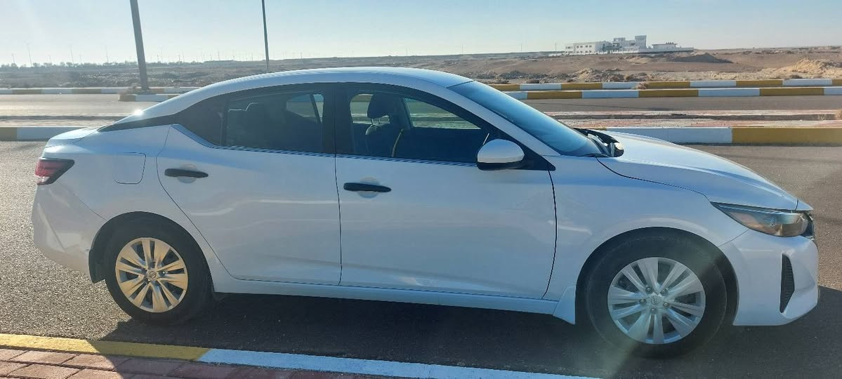 نيسان سنترا 2025 وارد امريكي بدون رقم دخول جديد ماشية: 8000 الضرر صبغ راس البنيد فقط 
صاحب السيارة *********** خابر او وتساب
السيارة موجودة بالانبار
