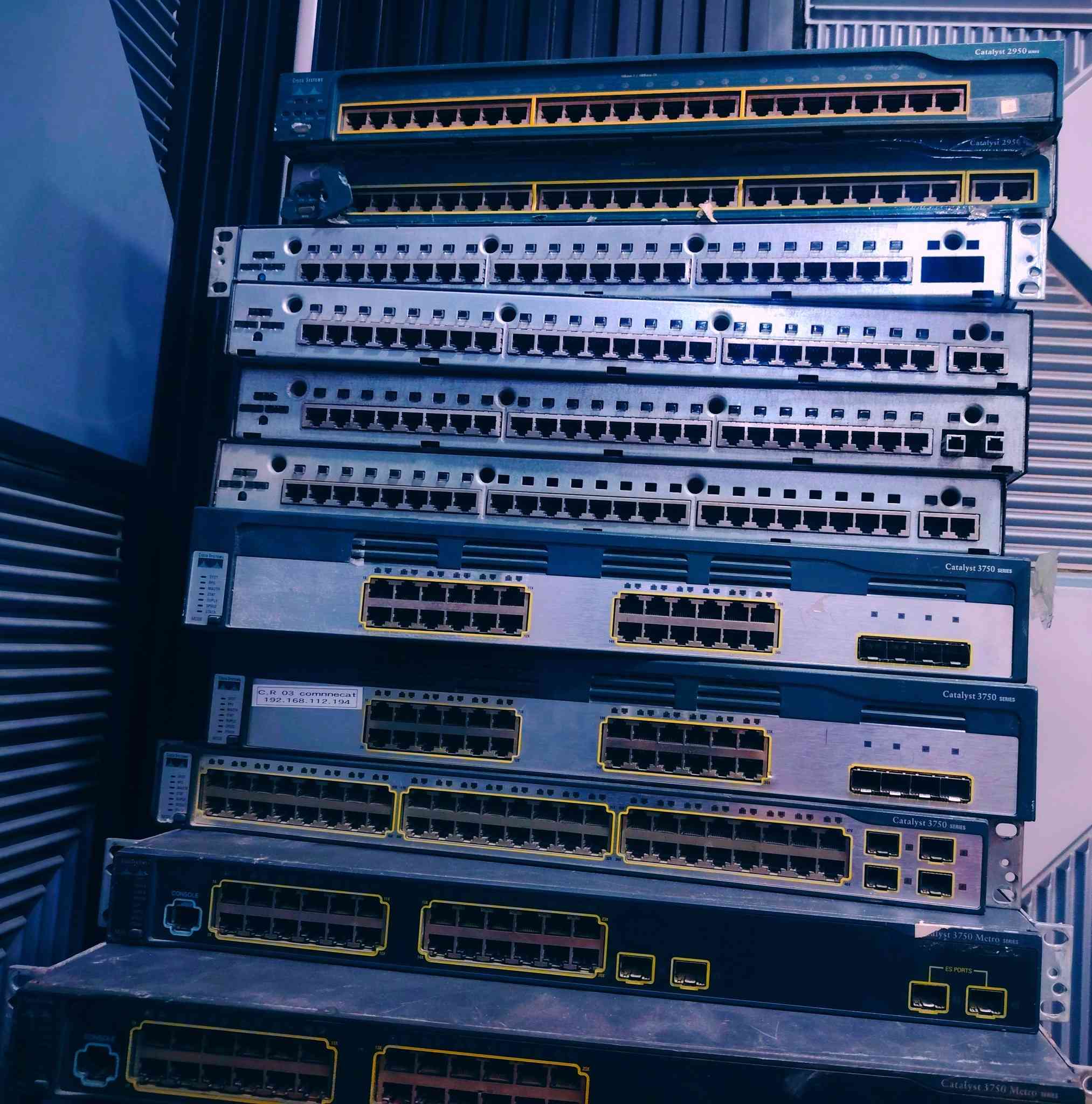 السلام عليكم
متوفر لدينا كمية انواع السسكوات، شرط النضافة والضمان
الموديلات:
Catalyst 3560 SERIES POE-48
Catalyst 3560-E Series
Catalyst 3560G SERIES
Catalyst 2960G Series
Catalyst 2960 Series PoE-20
Catalyst 2960Series SI POE-48
Catalyst 3750 Metro Series
Catalyst 3750-E Series
Catalyst 3750G Series
Catalyst 2960G Series
Catalyst 3550 SERIES
Catalyst 2950 SERIES
Catalyst 3750 SERIES
48 بورت_24 بورت
يوجد توصيل جميع محافظات العراق


**إذا كنت صاحب هذا الإعلان وتريد حذفه لأي سبب، رجاءا أرسل رسالة إلى الدعم الفني**