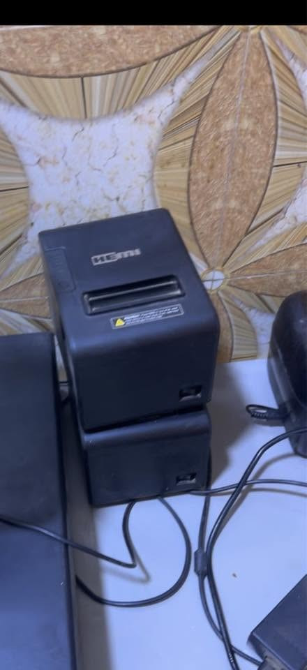 كاشير  للبيع مع طابعات 2 جديد نضافة 100‎%‎
بغداد *********** السعر 550 الف
