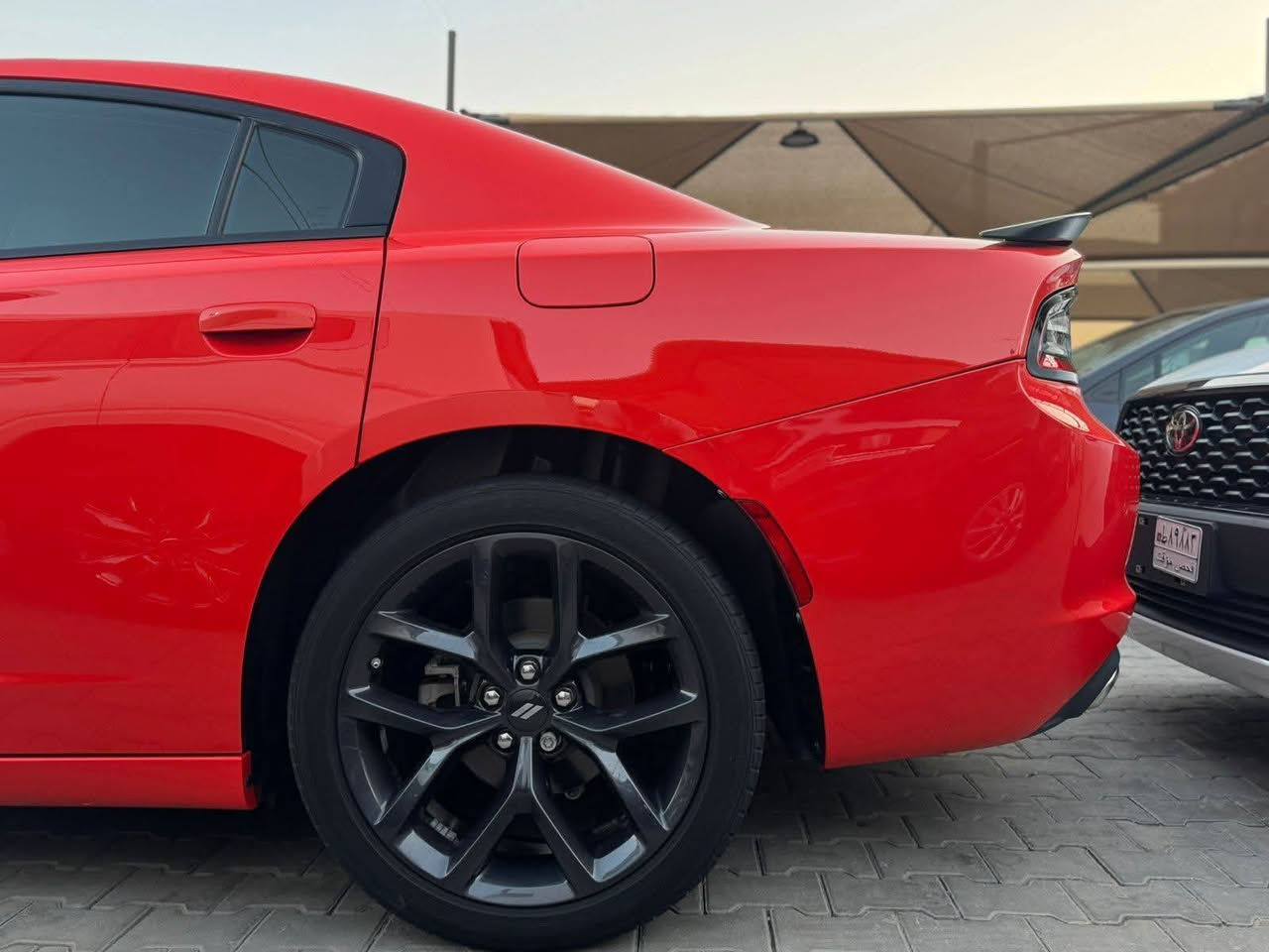 الهمَ صلّى على محمد وآل محمد بلاك توب اصل جارجر SXT  2023 
لون مميز  
وارد امريكي  دخول  جديد  (رقم اربيل رقم دولي  جديد سنويه 30 شرط تحويل)
كلين تايتل بارد فقط في البنيد دعاميه نفسها بلاديه بدون دواخل او ايرباك بيها كلير من امريكه سياره جديده 
عداد مسافه 50الف 
موصفات :
مصابيح امامي  زنون عالي  ناصي بلادي
مصابيح الامامية LED
شاشه كبيره مع  نظام ملاحة
الشاشة مع اوپتشنات SRT
سستم صوت الپاين
ويل ارتي قياس 20 انج بلادي
مقاعد كهربائيه امامية عدد 2
تشغيل عن بعد 
محدد سرعه بلوتوث 
ستيرن كهربائي 
كاميرا خلفيه
مرايا متحسسه للاضاء العالية
دخول ذكي (بصمه)
استفسار على رقم *********** رقم وتساب السعر 275  مكان سياره كربلاء  ماتعجبه سياره يعبر المنشور
