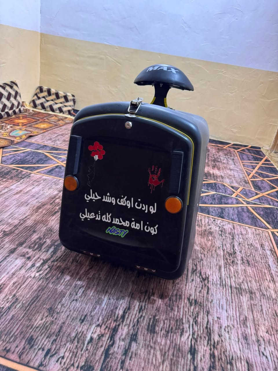 ‏ سلام عليكم شباب صندوق دليفري كامل تشوى تجويد راس جديد وخذها من أهم كاملة سماعات مايك خده جديدة صندوق جديد السعر 55 مكاني نجف رقم الهاتف ***********
هسه واتساب
